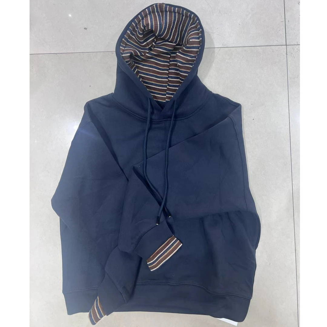 彩色条纹帽设计卫衣，玩味十足，太空棉面料，厚实好穿