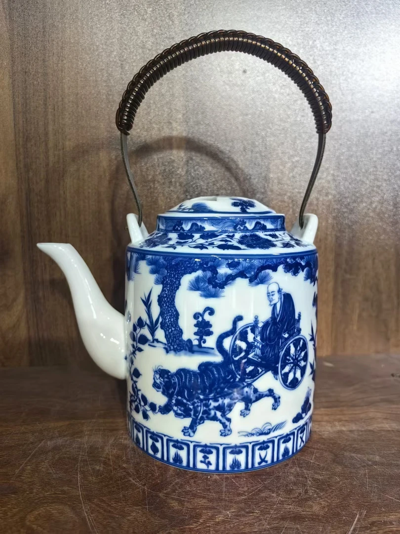 T11景德镇制陶瓷青花提梁壶一件