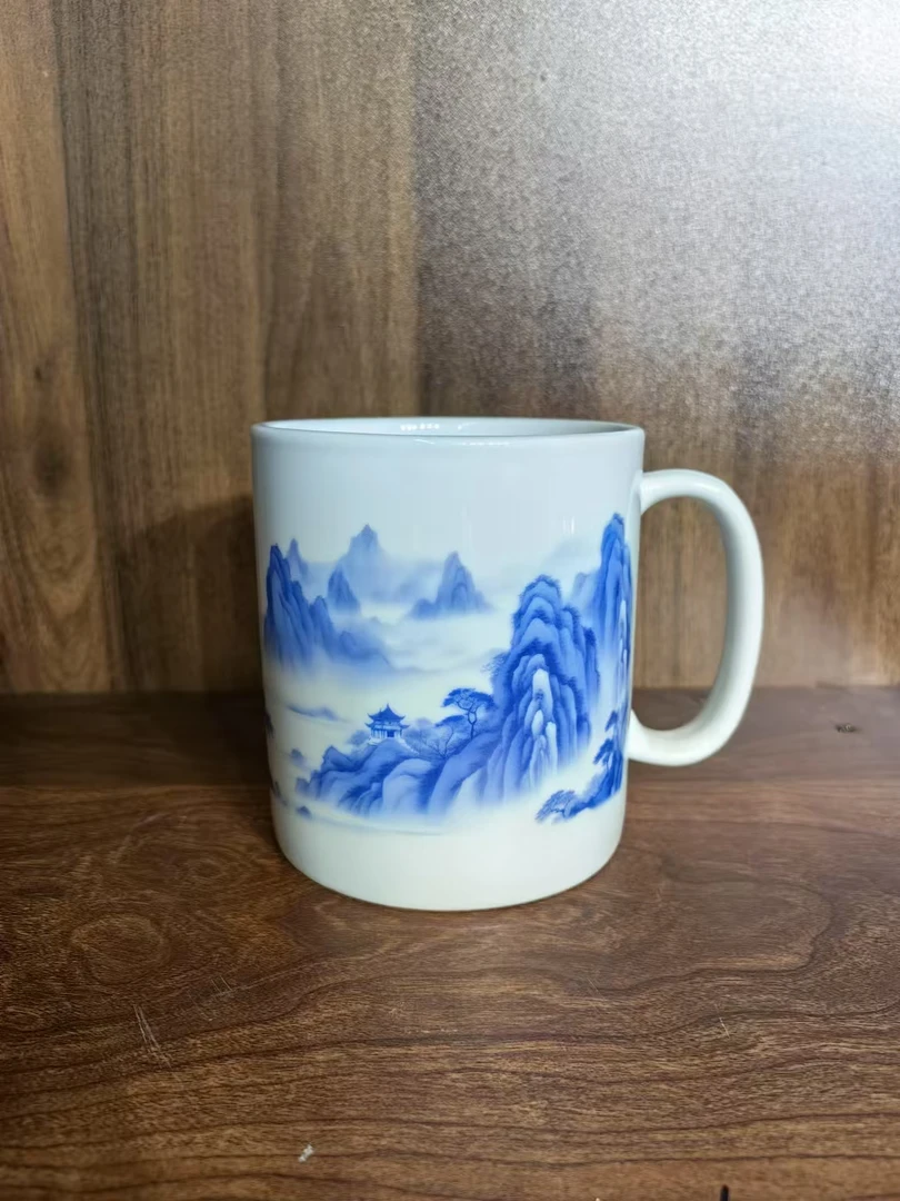 Z6景德镇制青花山水霸王杯