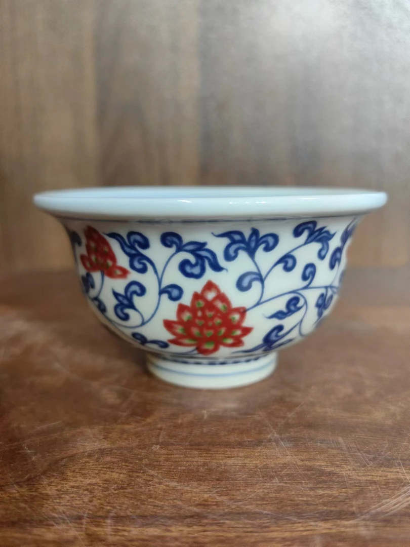 F1景德镇制陶瓷缠枝莲压手杯一件