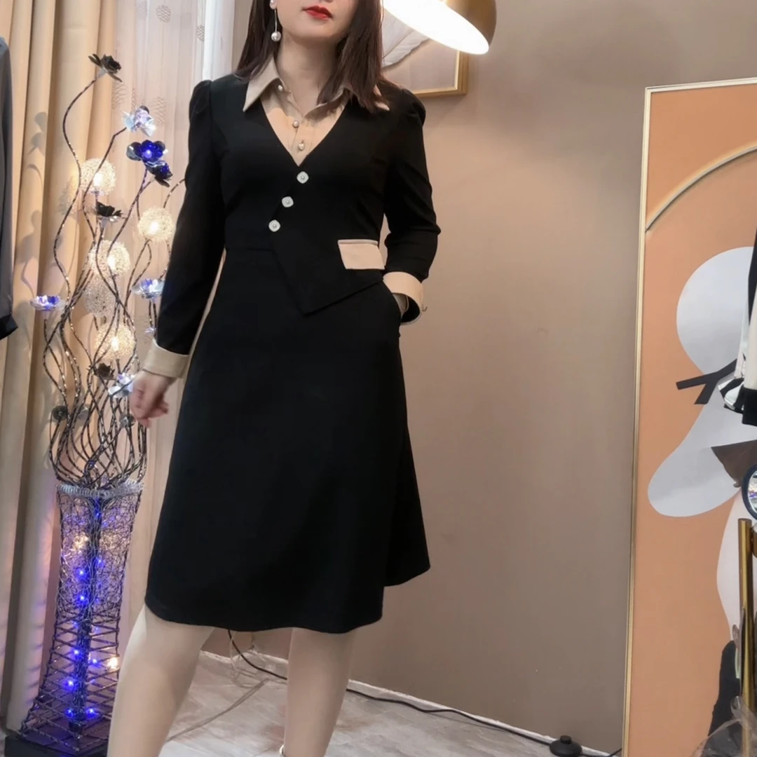 【俊端推荐】2024秋款衬衣领设计赫本风收腰女神长袖轻熟拼接小黑裙