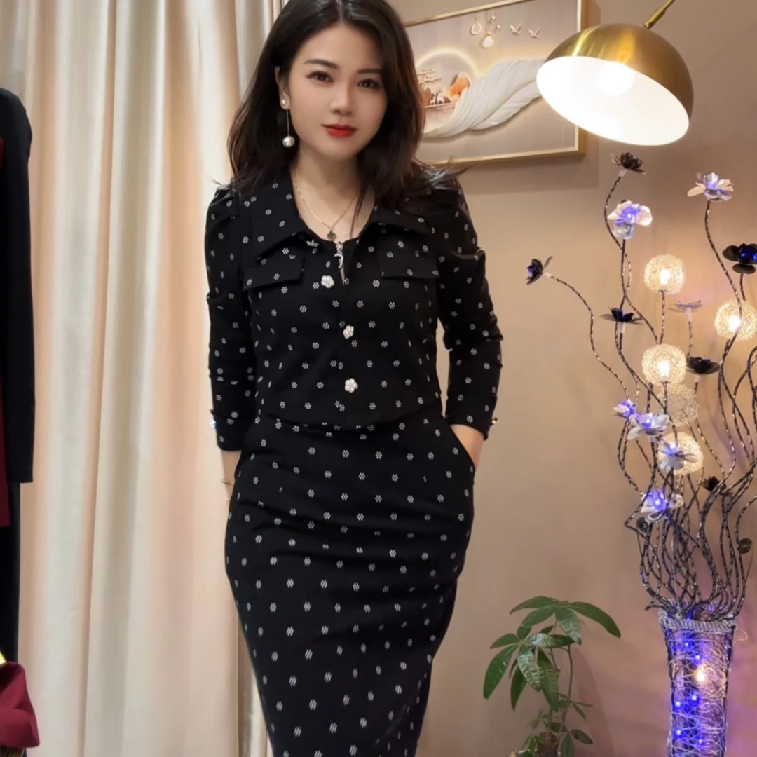 【俊端推荐】2024新款秋冬季设计款高端假两件长袖显瘦连衣裙包臀