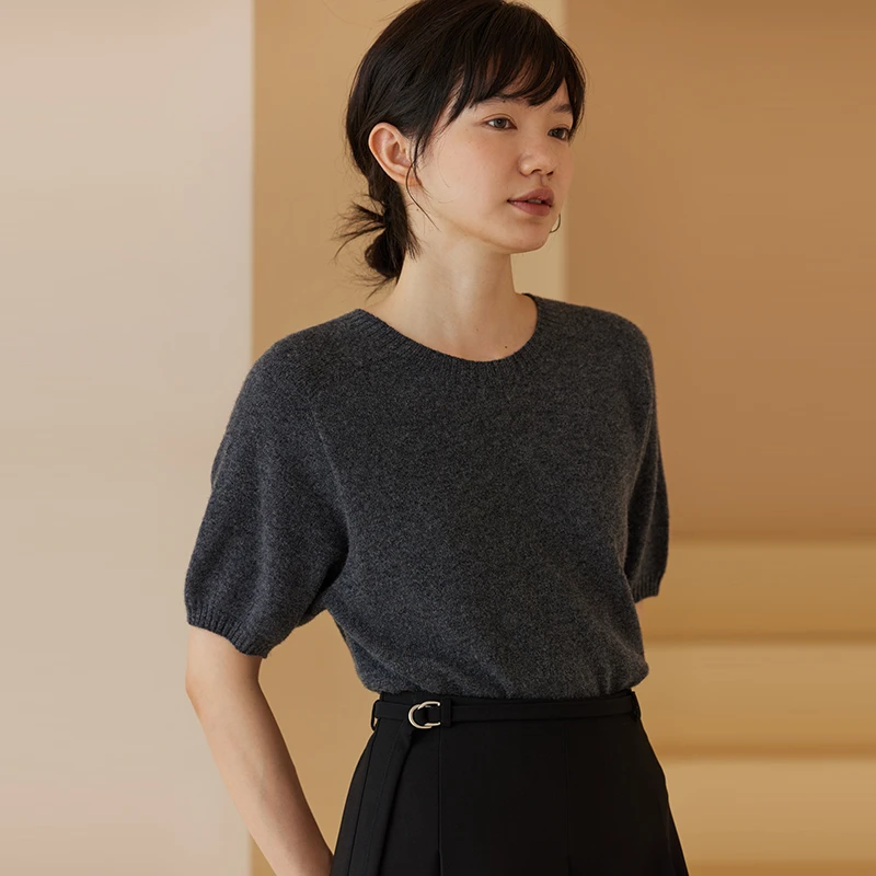 【女装优选WH】哈齿小姐无缝一体工艺短袖通勤上衣20NH2407434Z