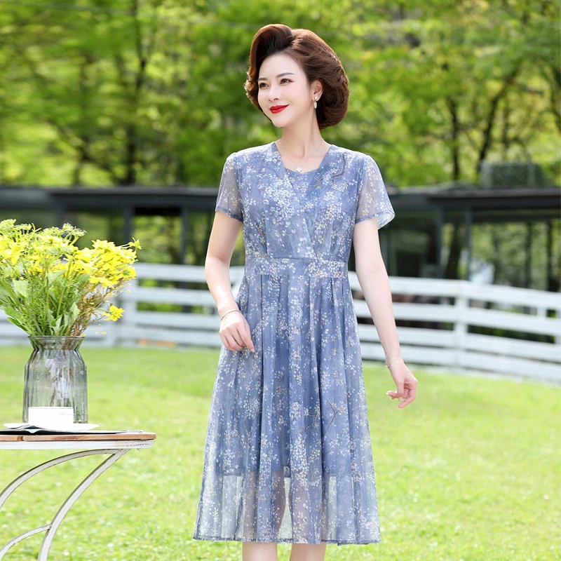 妈妈连衣裙夏装碎花雪纺裙子2023新款中老年女装气质夏季薄款长裙