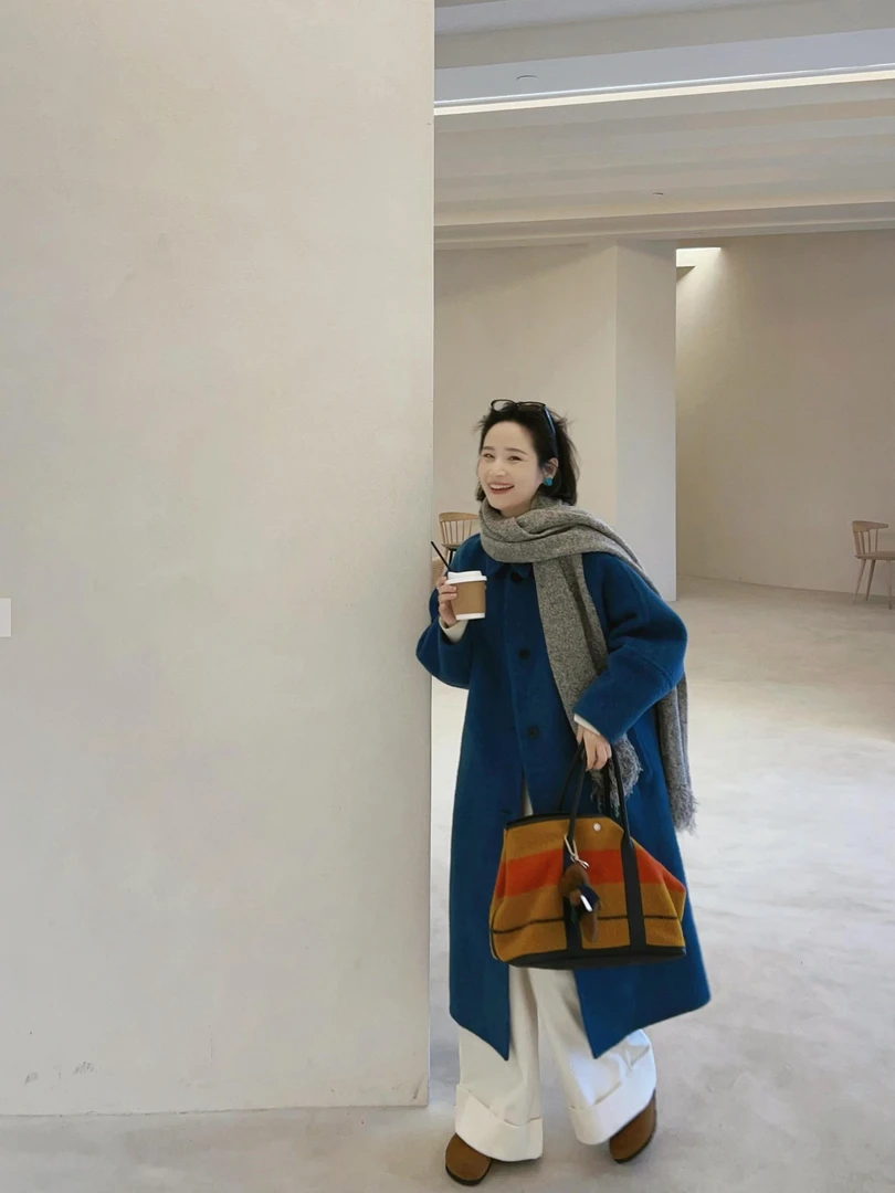 2024秋冬新款高级感蓝色毛呢外套女百搭针织打底休闲休闲裤三件套