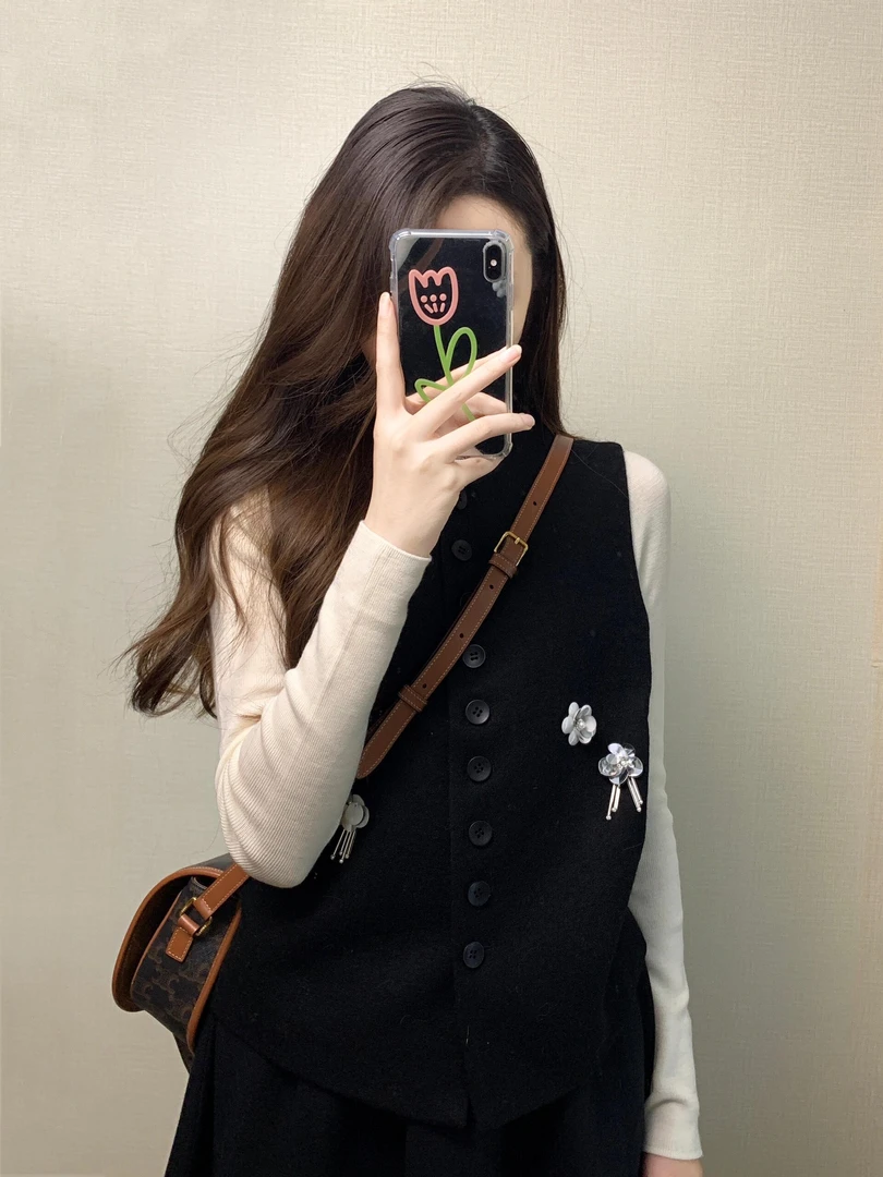 2024秋冬季新款韩系穿搭一整套长袖内搭马甲上衣搭配半身裙三件套