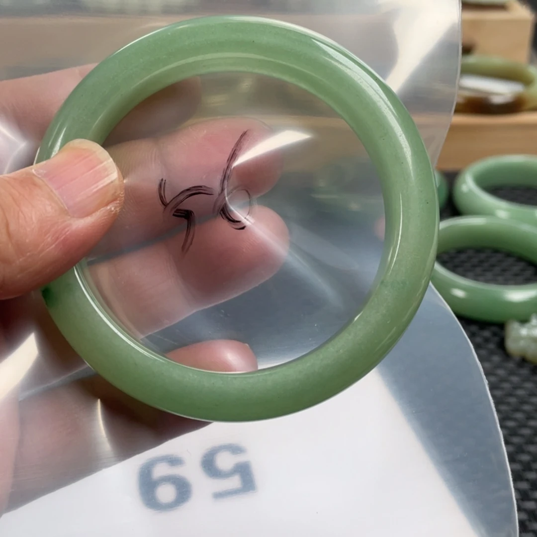 【闪购商品】东陵石手镯未镶嵌黄***猫