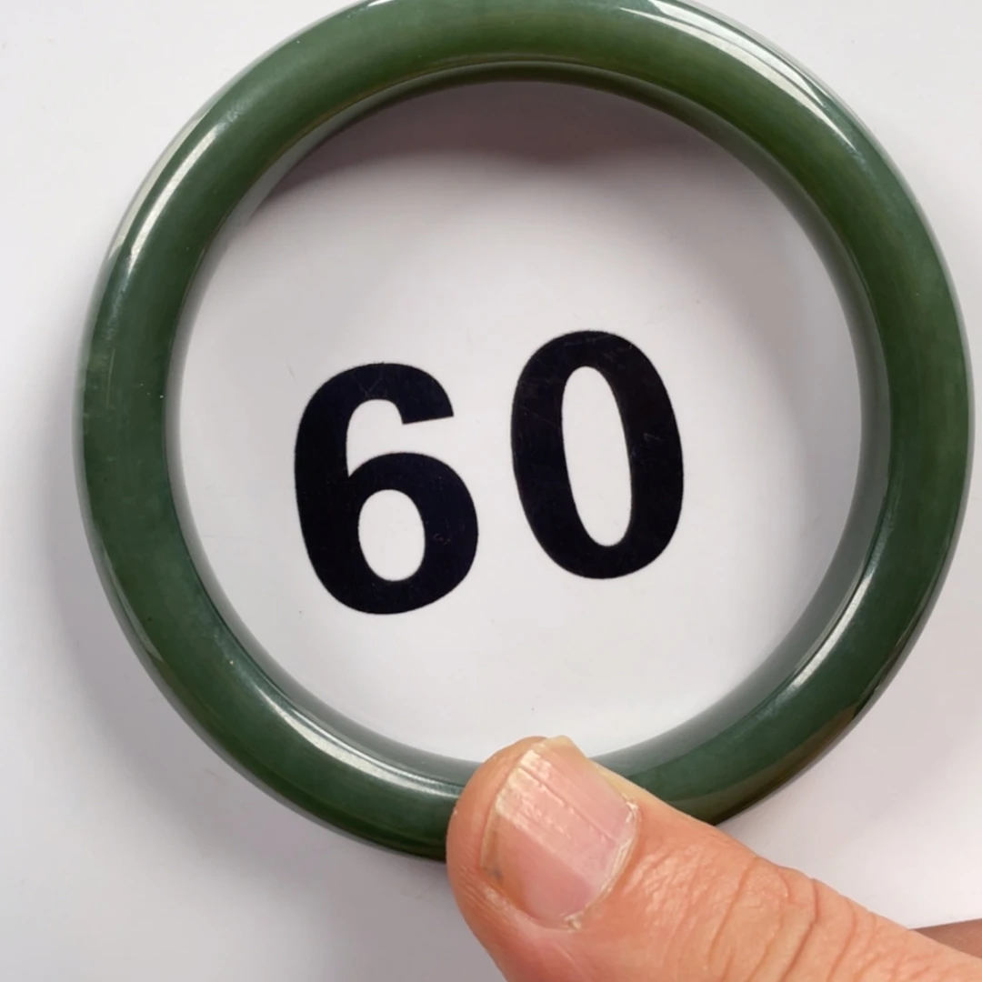 【闪购商品】和田玉手镯未镶嵌胖****?