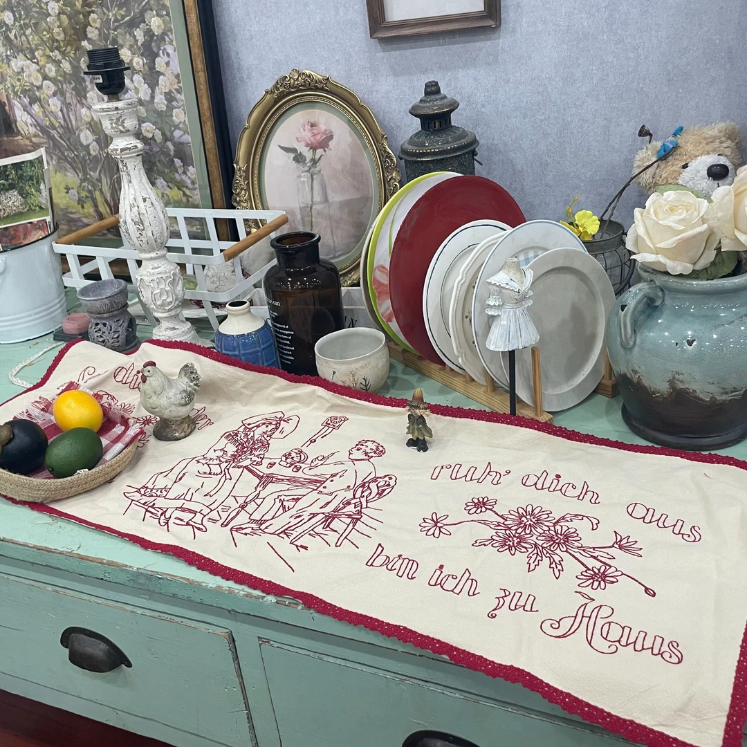 LY2534中古风法国红绣砂洗棉麻甜美生活桌旗35cm*100cm