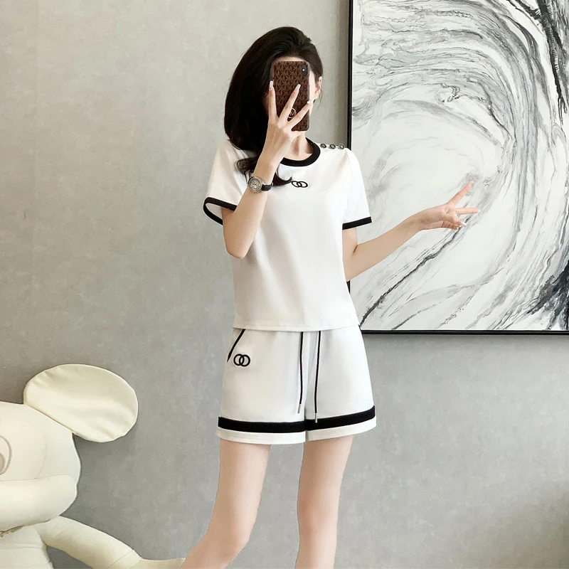时尚流行减龄休闲运动套装女夏2024新款短袖上衣短裤小个子两件套
