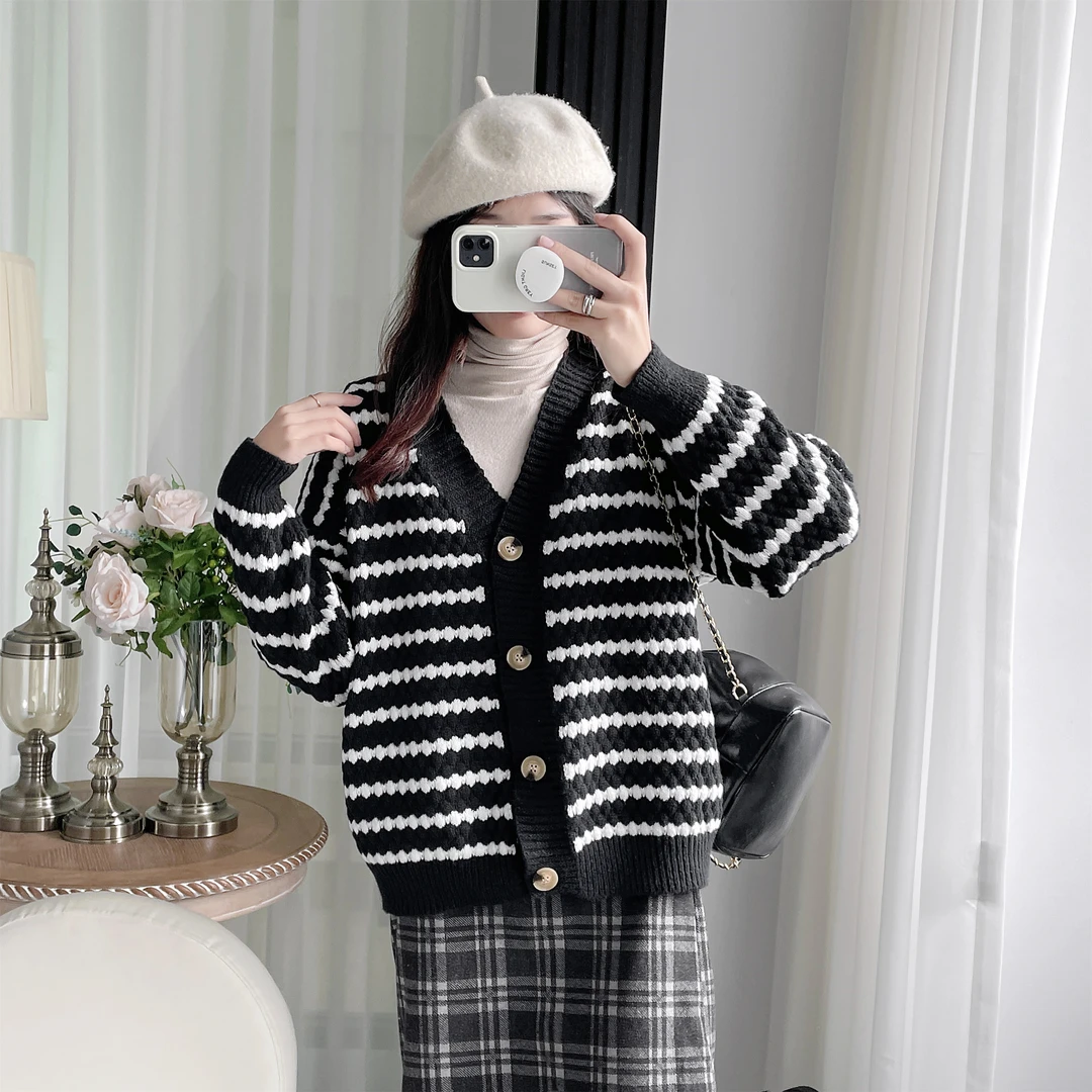 韩版v领条纹小香风外套秋冬打底毛衣宽松显瘦中长款开衫慵懒风