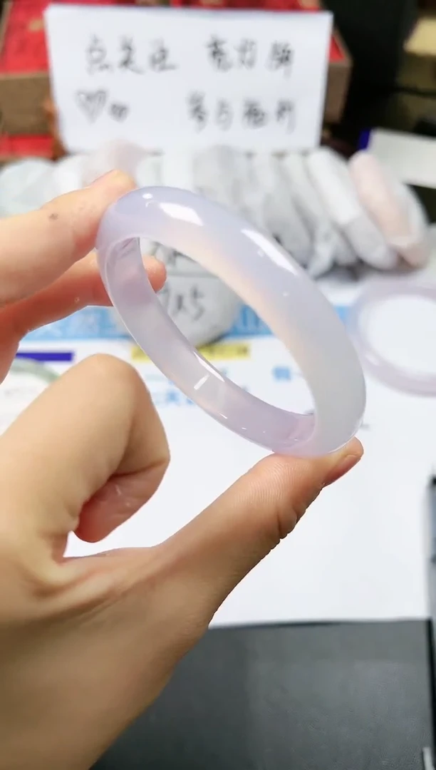 【闪购商品】石英质玉手镯未镶嵌127