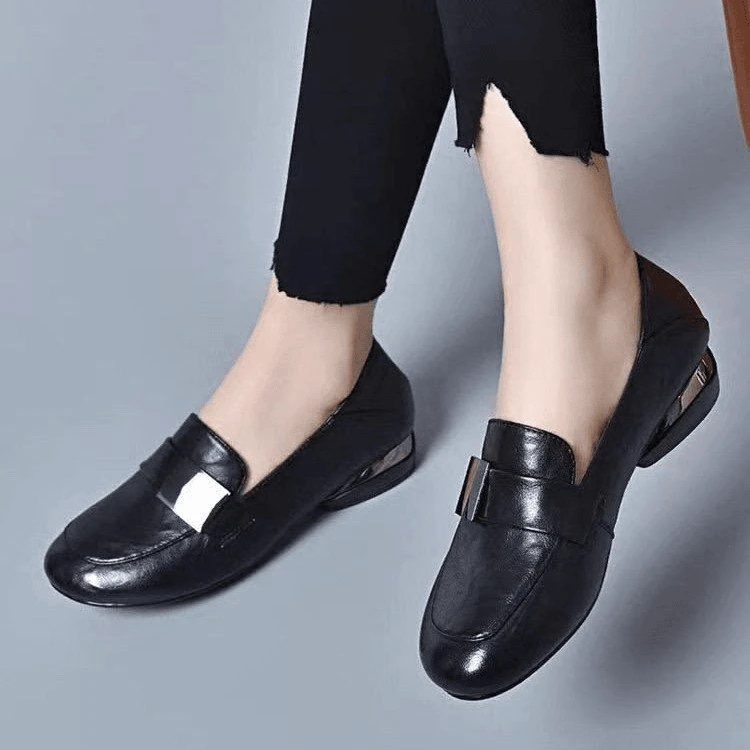 2025新款春秋软底软皮平底豆豆鞋女单鞋粗跟舒适乐福鞋低跟小皮鞋
