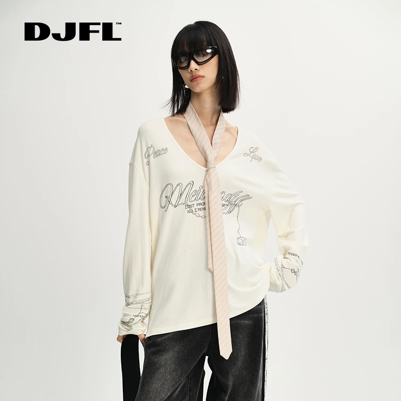 DJFL黑白色上衣配：丝巾DWFW4N637