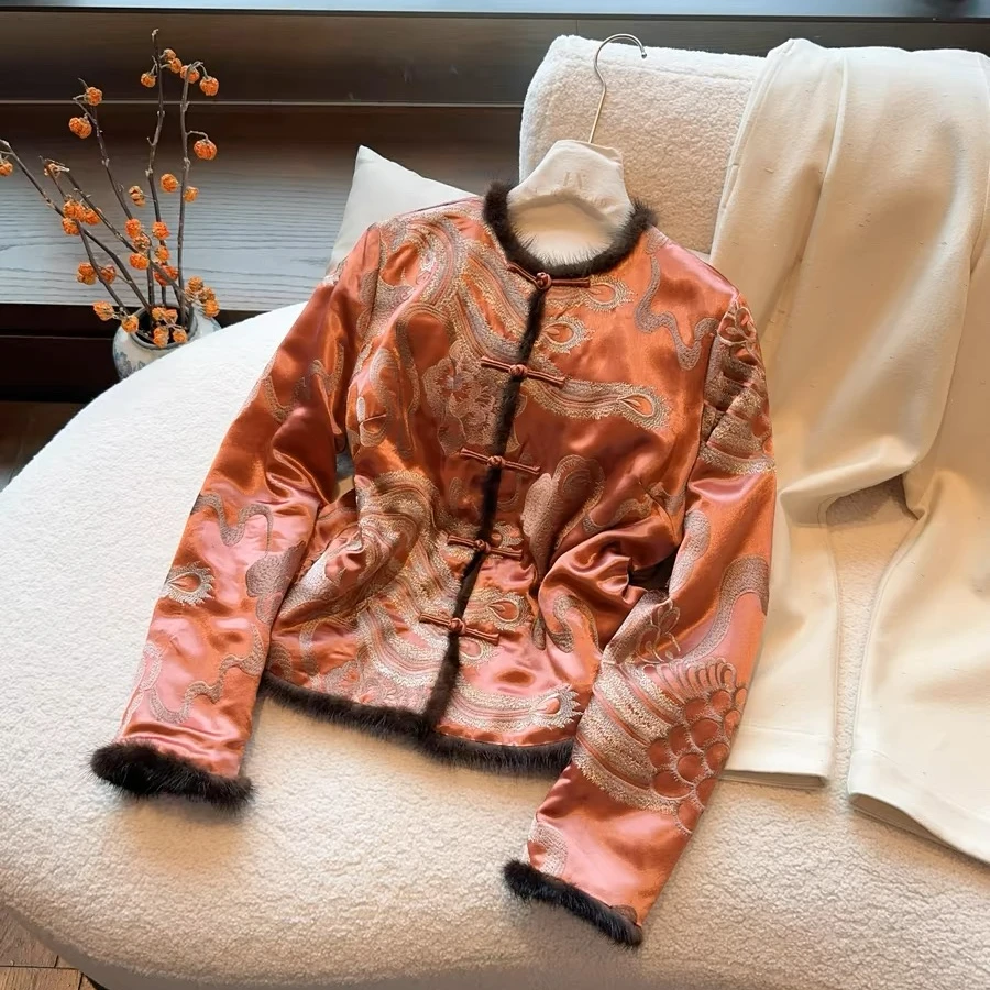 【龙翰凤翼】新中式银丝重工满绣加棉毛领外套——2024D0711曼玉