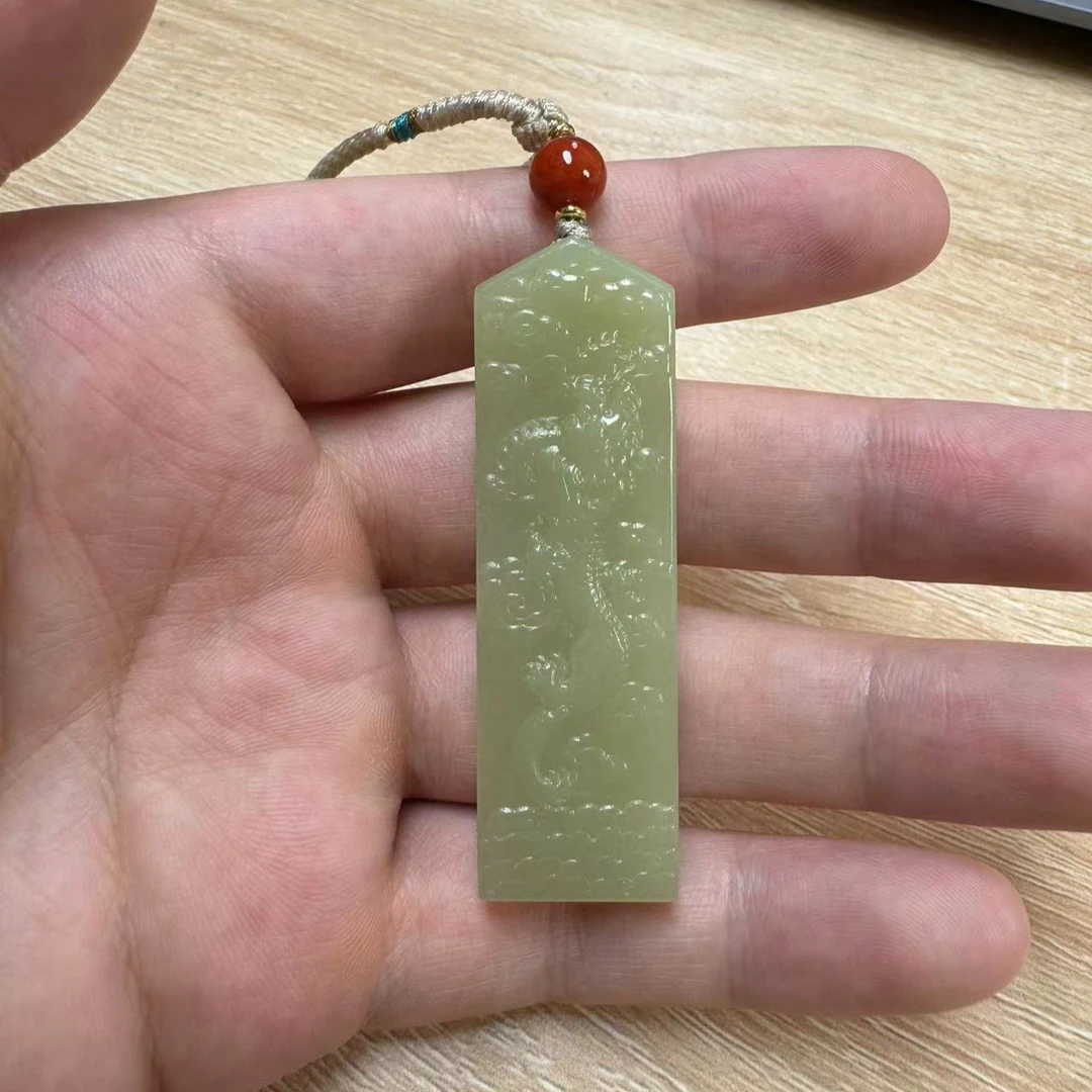 新疆和田玉飞龙在天