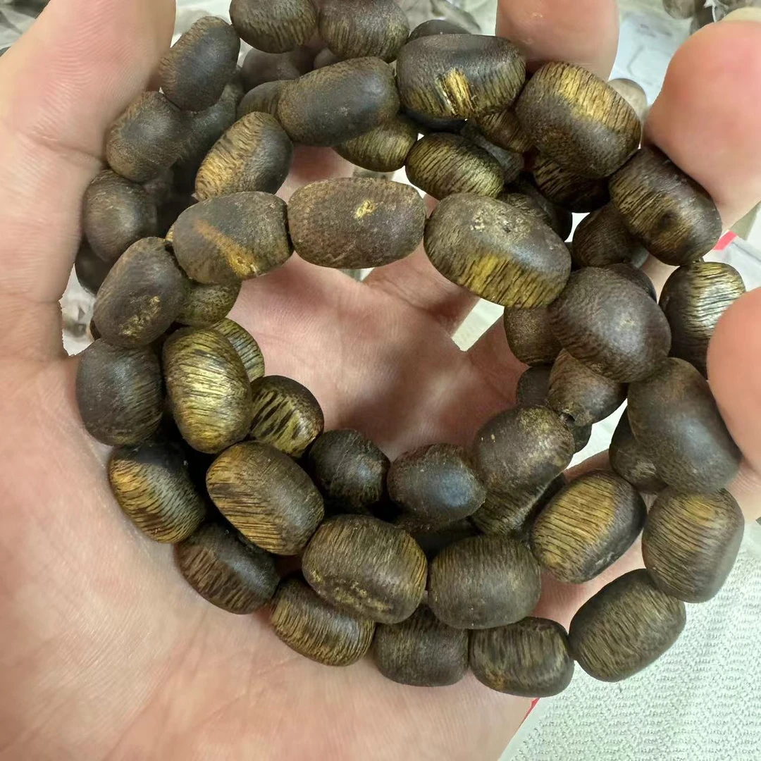 奇楠沉香单圈留疤高油99沉多样性发一条