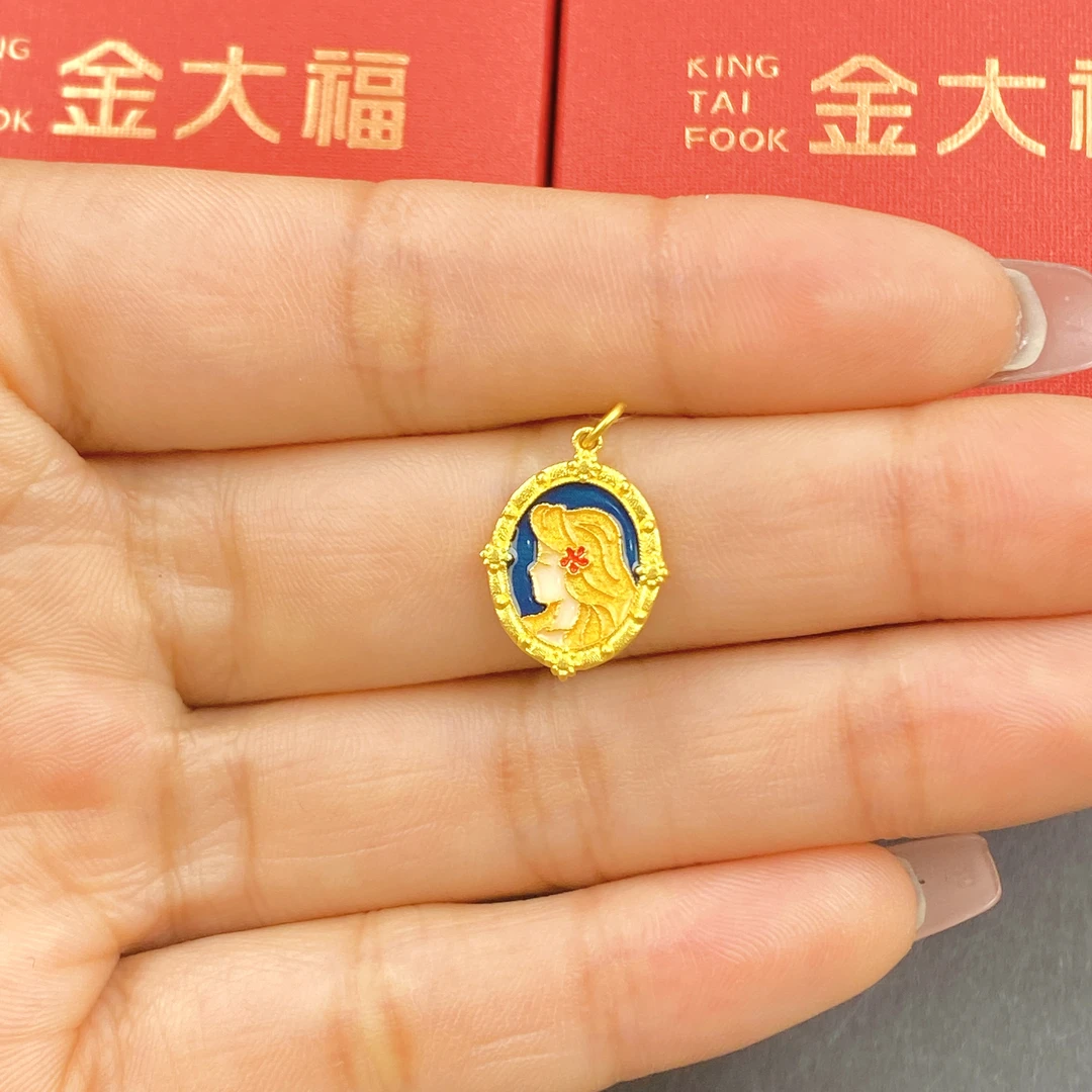 金大福足金999在逃公主系列乐佩公主实心吊坠2.19g