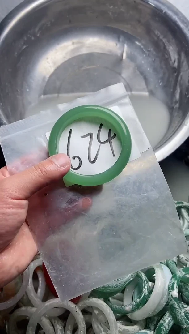 【闪购商品】石英质玉手镯未镶嵌62东陵玉624