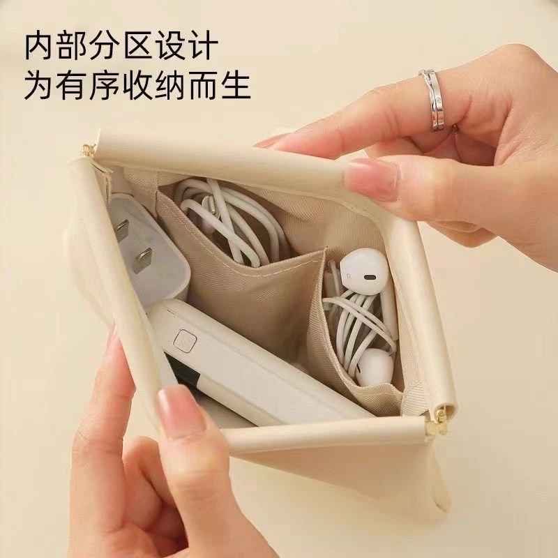 自动松紧便携式化妆包迷你随身2024新款ins防水小众口红包收纳袋