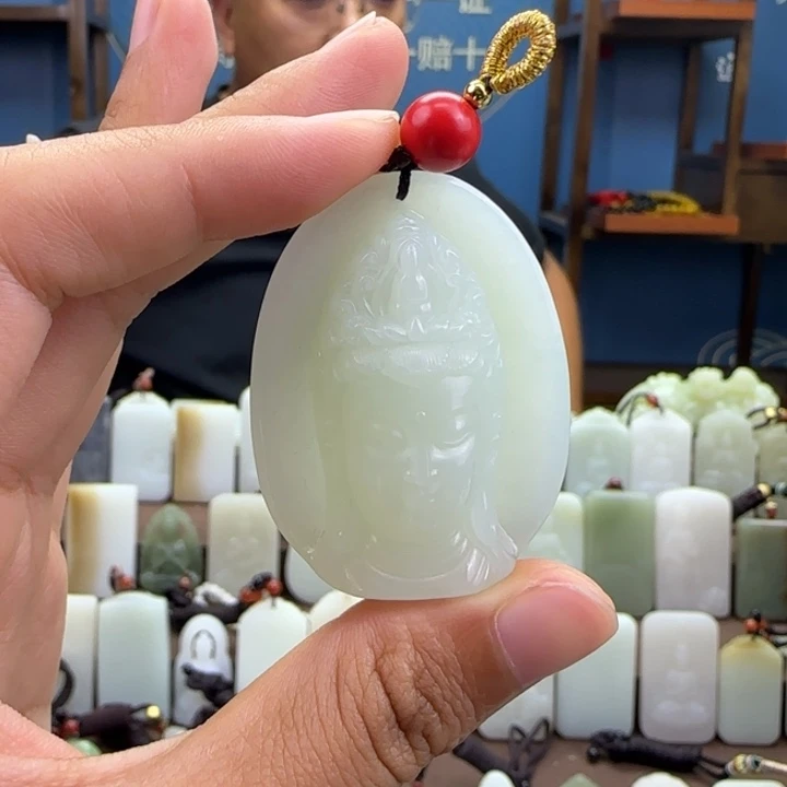 和田玉颈饰未镶嵌