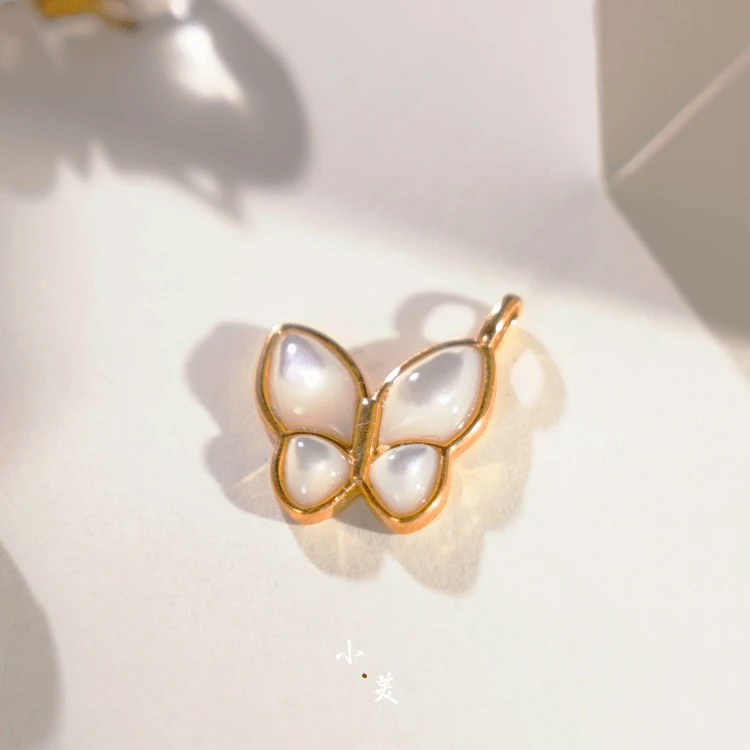 18K金白贝蝴蝶吊坠 G7726