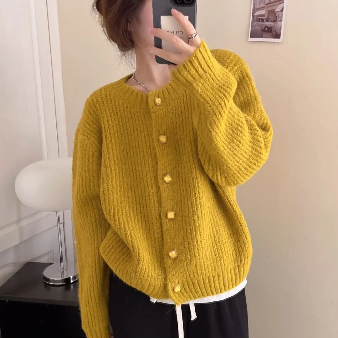 K1112 芥黄色果冻扣毛衣慵懒针织开衫