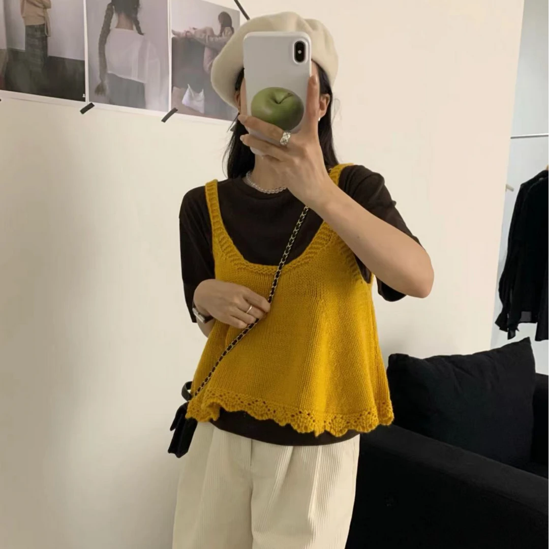 M3378 减龄花边针织吊带背心叠穿无袖黄色大U领马甲