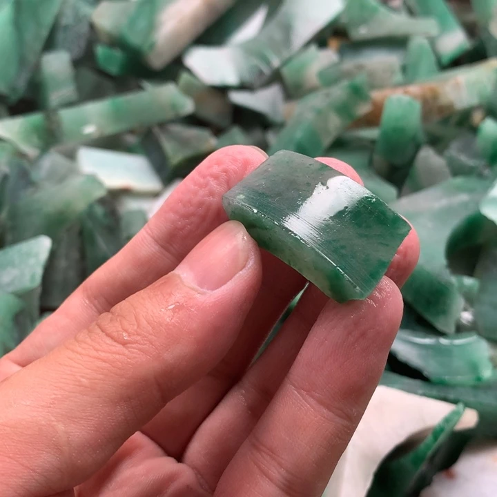 【闪购商品】翡翠颈饰未镶嵌王**?95