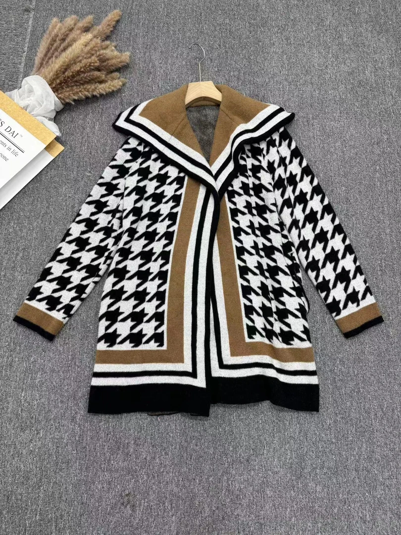 欧货女装原创宽松提花千鸟格中长款针织女翻领上衣无扣大披肩