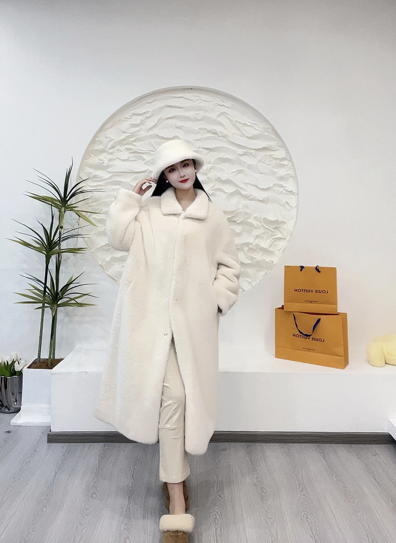 2024立领款时尚秋冬显瘦韩版网红加厚设计师气质女士慵懒时尚外套