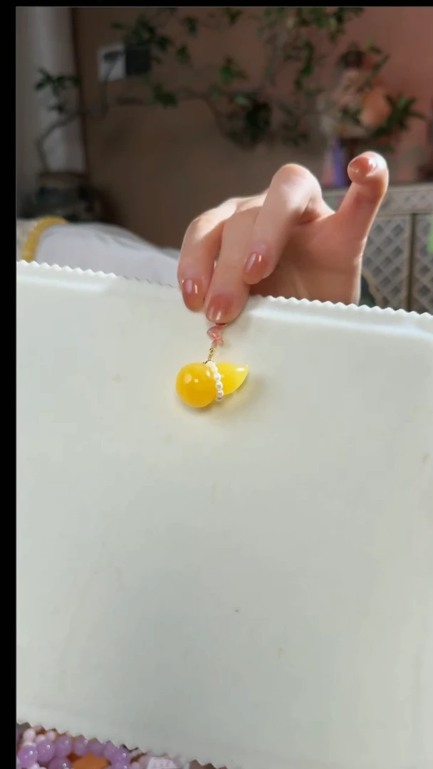 【闪购商品】蜜蜡吊坠(不含链)18K金镶嵌天然蜜蜡葫芦吊坠