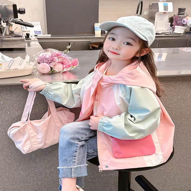 女童外套春秋新款儿童风衣宝宝休闲洋气时髦连帽春季韩版拼色夹克
