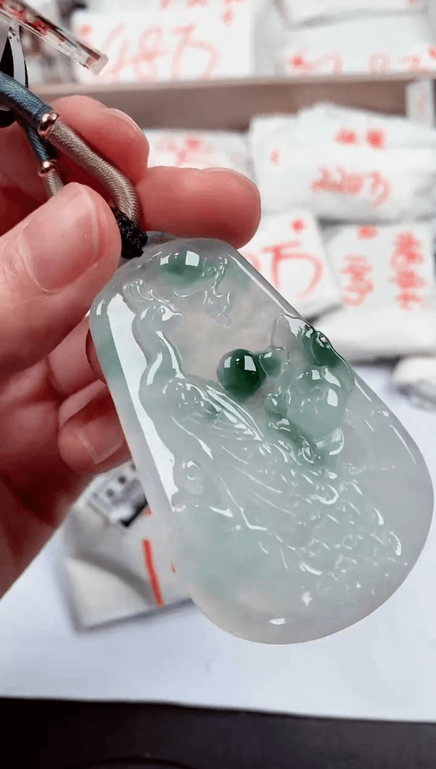【闪购商品】翡翠颈饰未镶嵌9023