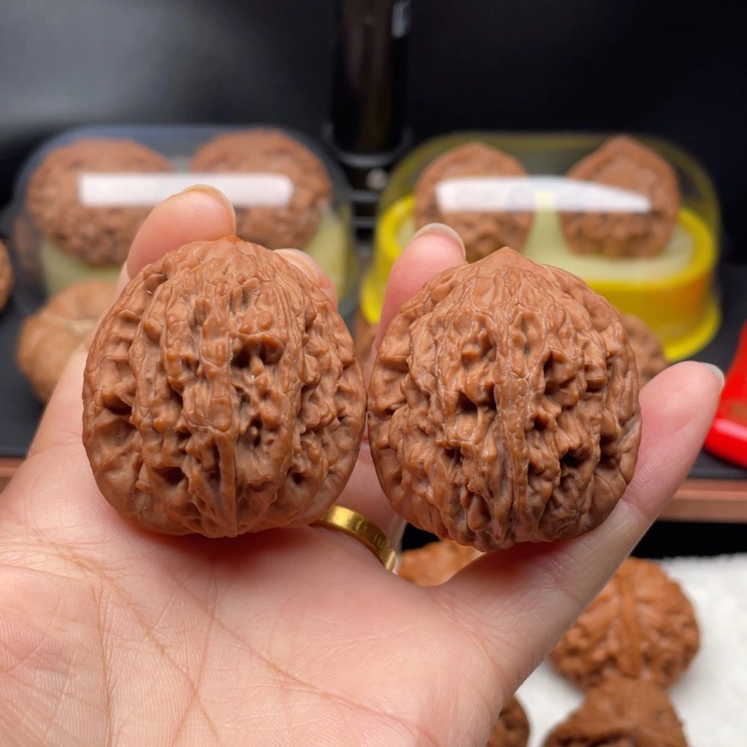 文玩核桃把件虎头全品