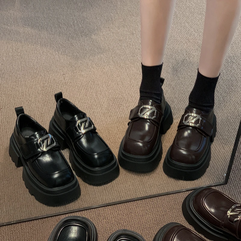 贾不假韩系单鞋女2024冬季新款潮流复古时尚小个子粗跟通勤乐福鞋