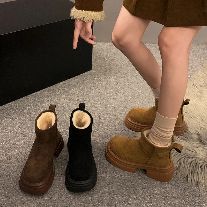 贾不假雪地靴女2024冬季新款网红洋气时尚气质粗跟加绒保暖短筒靴