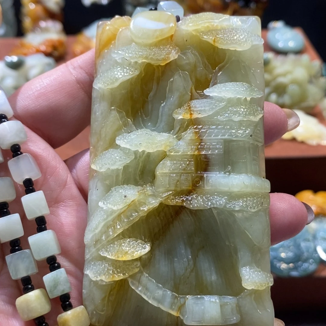 蛇纹石玉颈饰未镶嵌