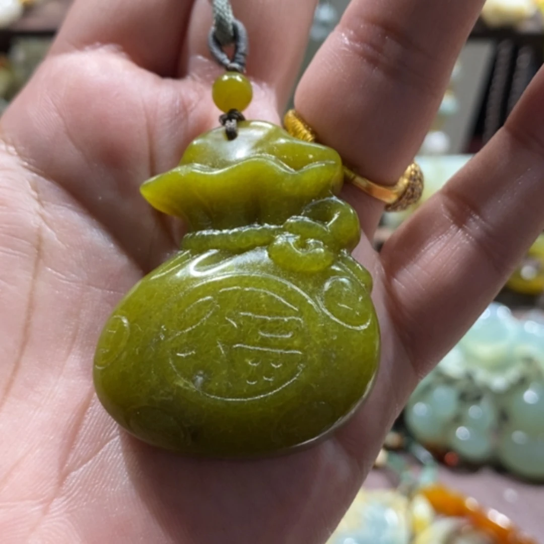 【闪购商品】蛇纹石玉颈饰未镶嵌