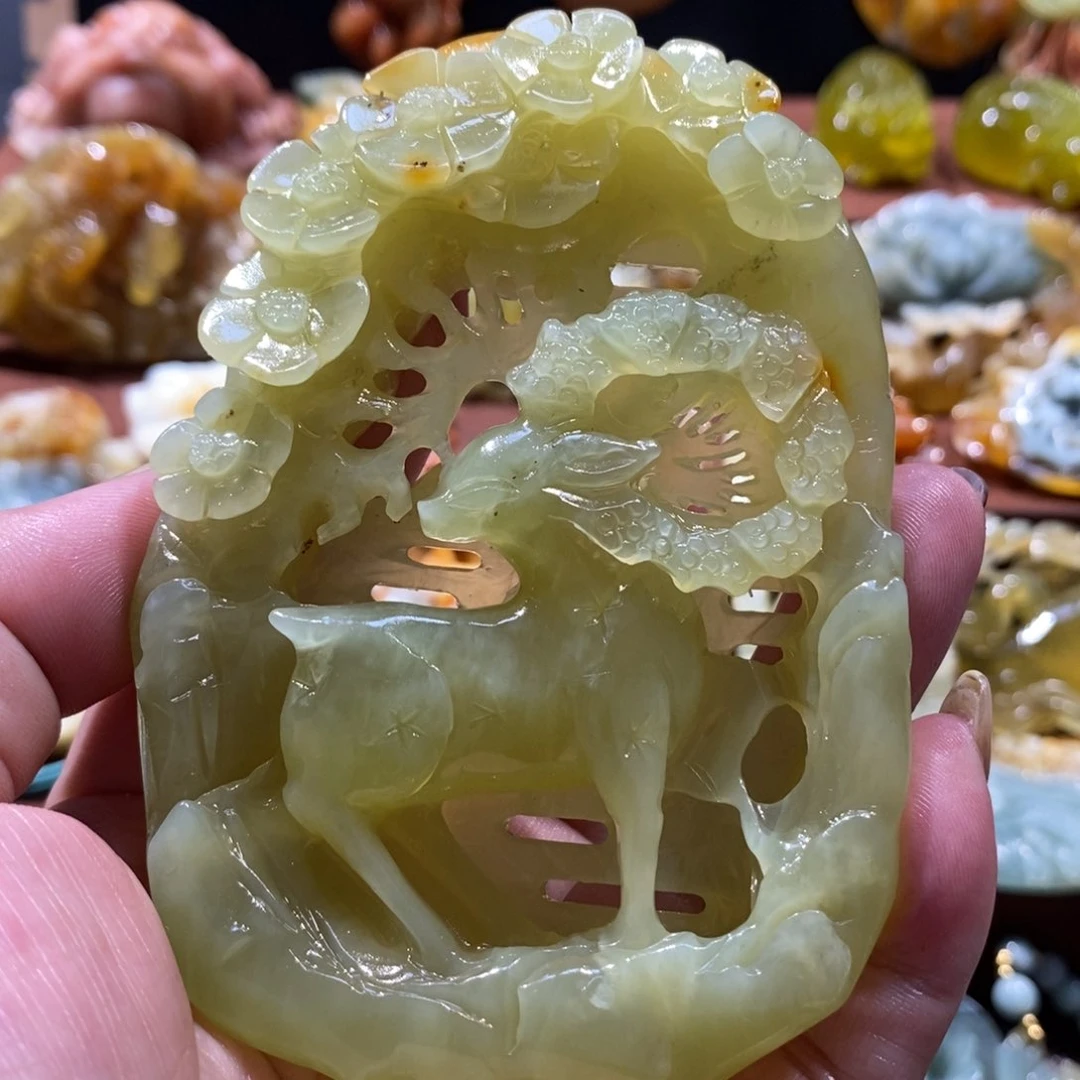 蛇纹石玉颈饰未镶嵌