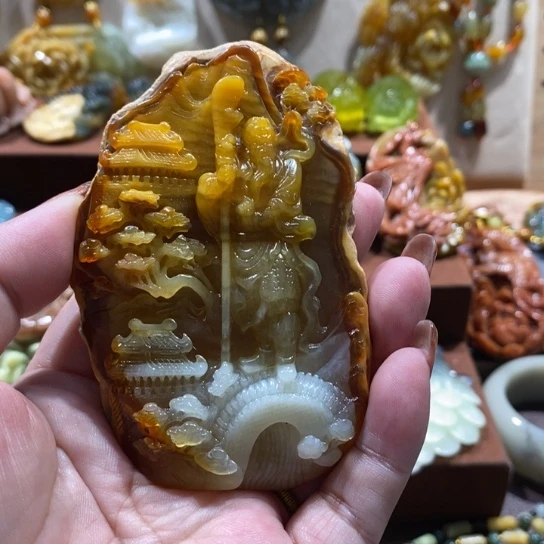 蛇纹石玉颈饰未镶嵌
