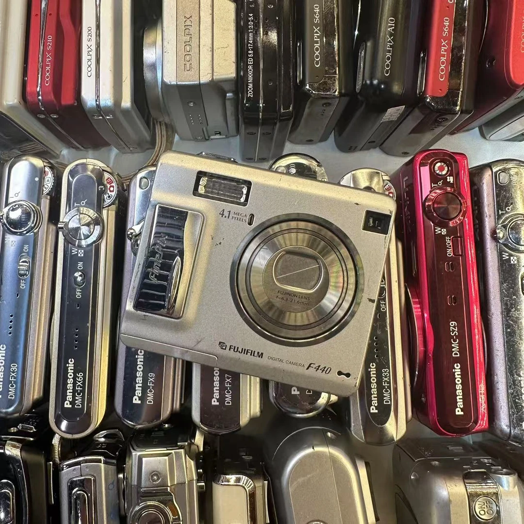9新 Fujifilm/富士 富士F440 410W像素 3倍变焦 自备XD卡和读卡器
