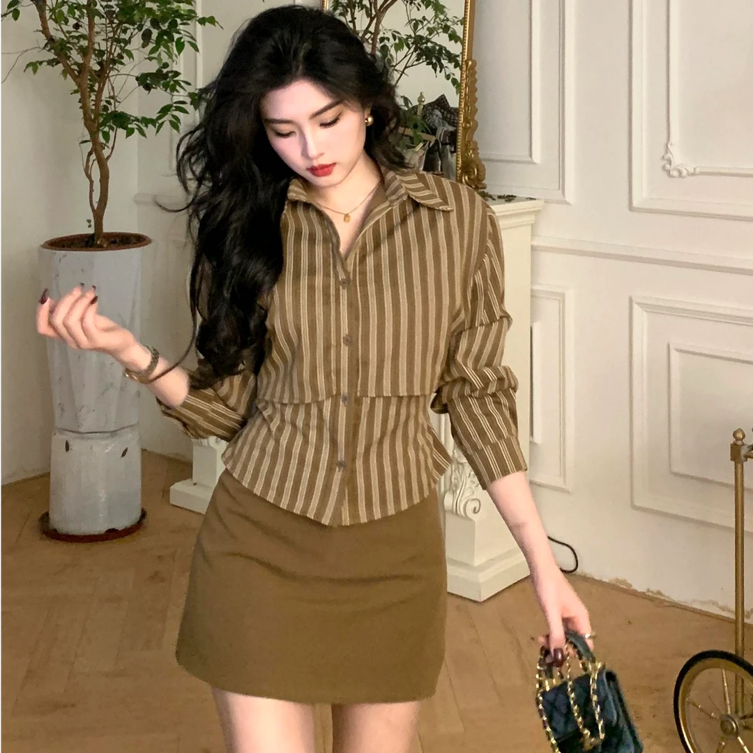2025早春新款女士小众条纹套装港风复古收腰衬衫裙裤两件套套装