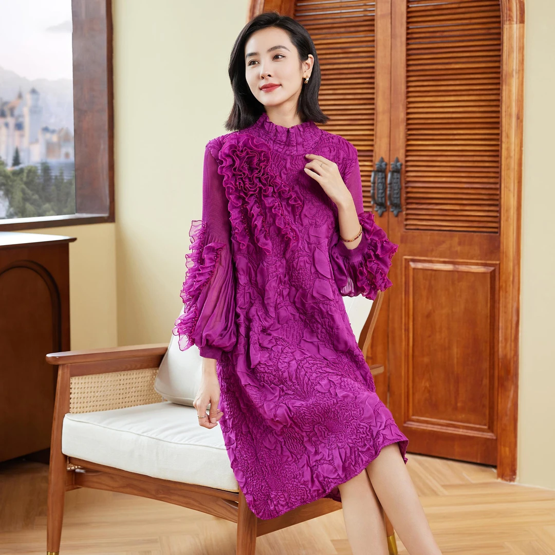 玫紫色绣花连衣裙秋冬季中年妈妈大码遮肚显瘦喜婆婆婚宴装打底裙