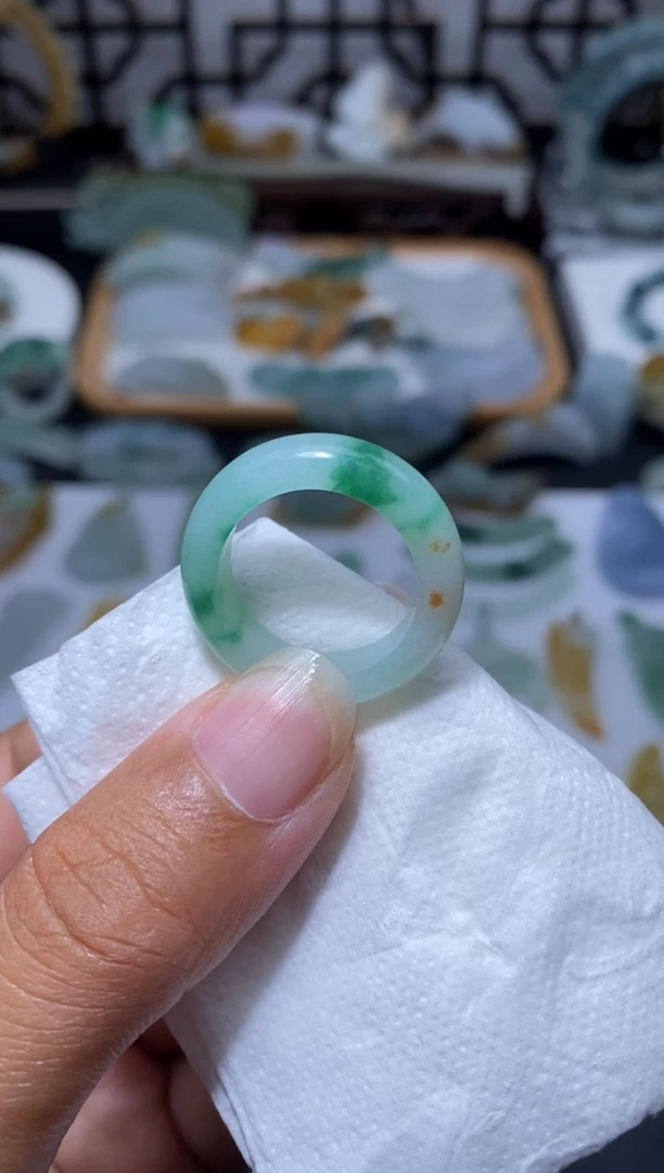 【闪购商品】定制翡翠未镶嵌戒圈