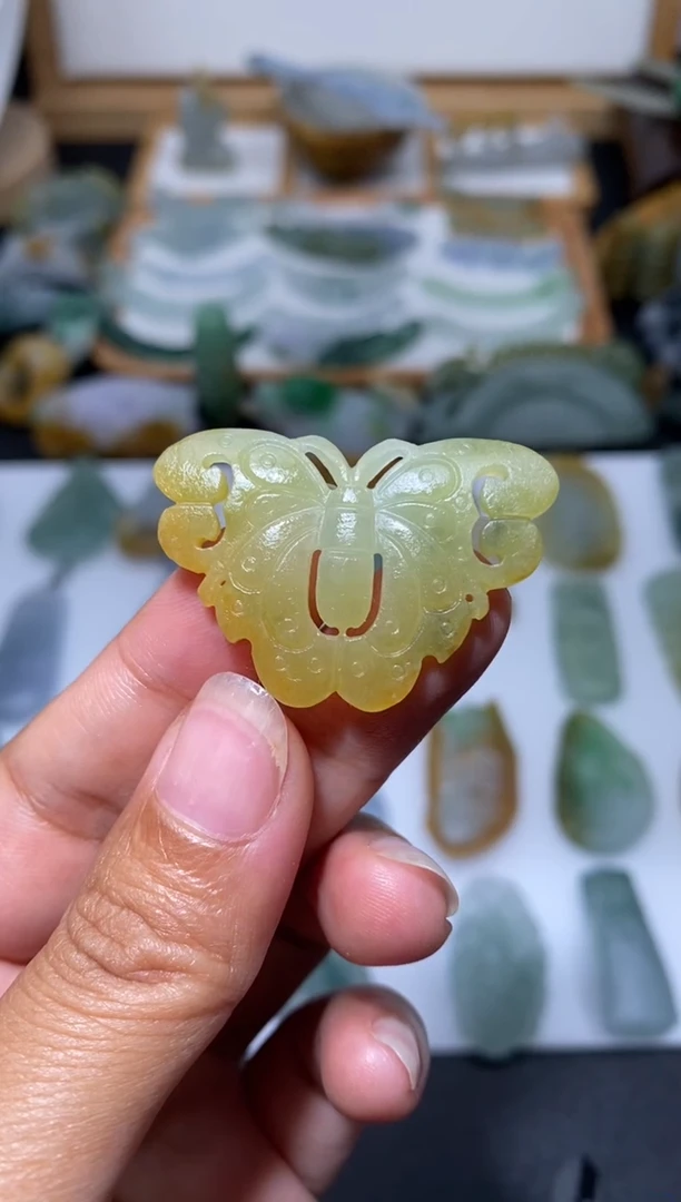 【闪购商品】定制翡翠未镶嵌蝴蝶