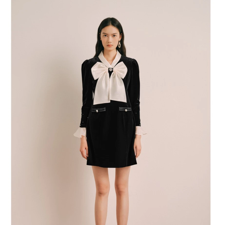 奥丽嘉朵2023秋季新款黑色法式大蝴蝶结系领丝绒连衣裙1C63305230