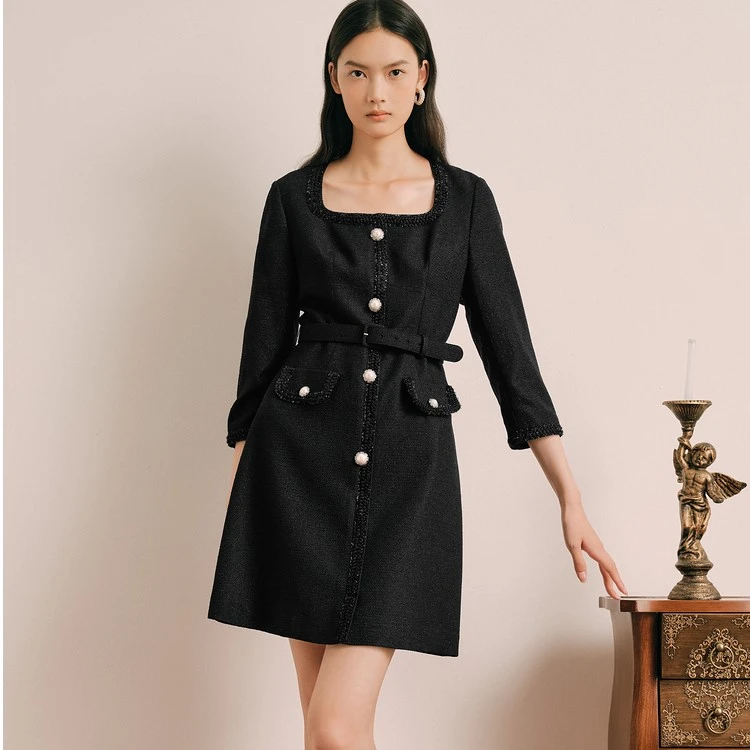 奥丽嘉朵2023秋季新款黑色时尚端庄银葱方领编织连衣裙1C63305540