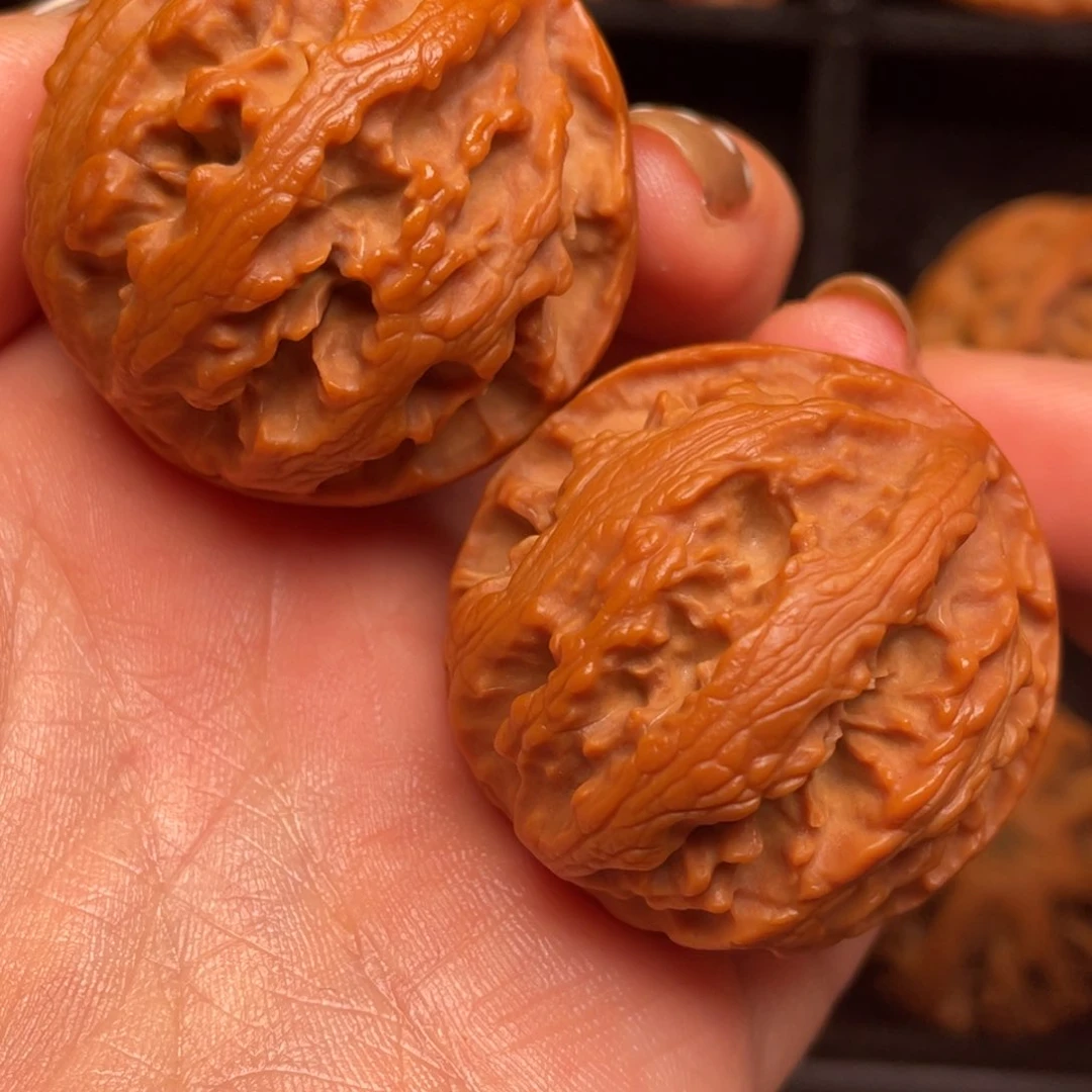 文玩核桃把件秦岭野生核桃