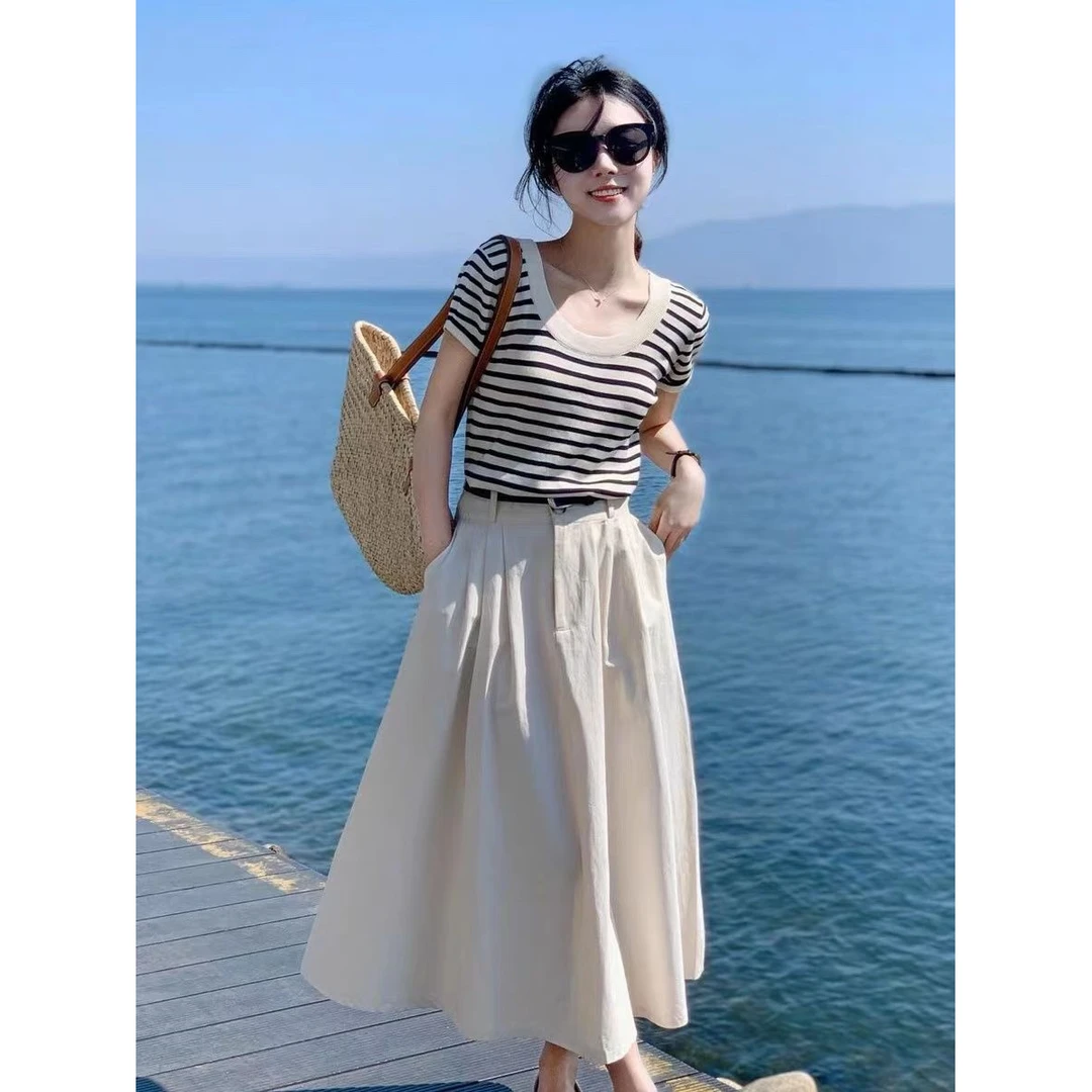简瑶4号店黑白条纹显瘦短袖薄针织T恤女百搭夏季短款设计小众方领